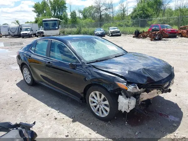 4T1B11HK8KU189117 2019 TOYOTA CAMRY - Image 1