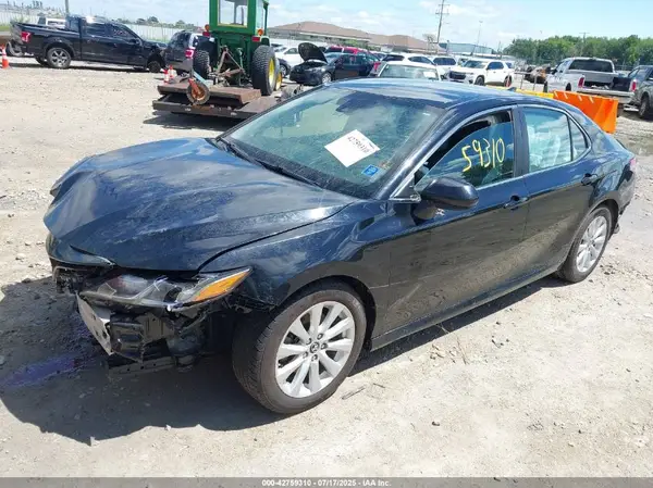 4T1B11HK8KU189117 2019 TOYOTA CAMRY - Image 2