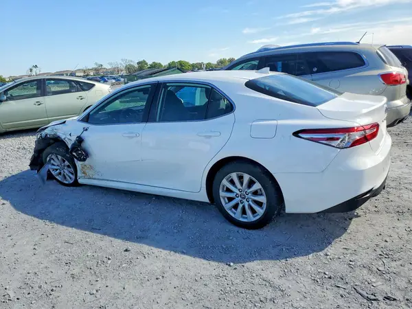 4T1B11HK8KU189473 2019 TOYOTA CAMRY - Image 2