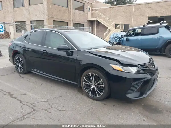 4T1B11HK8KU192115 2019 TOYOTA CAMRY - Image 1
