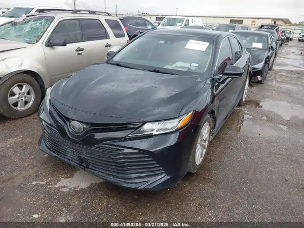 4T1B11HK8KU197413 2019 TOYOTA CAMRY - Image 2