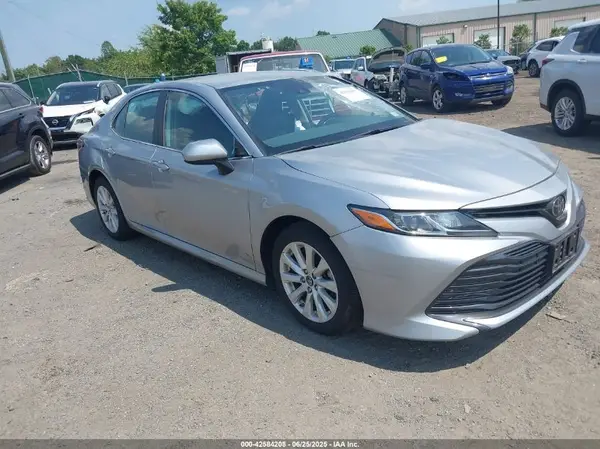 4T1B11HK8KU198657 2019 TOYOTA CAMRY - Image 1