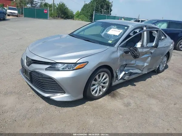 4T1B11HK8KU198657 2019 TOYOTA CAMRY - Image 2