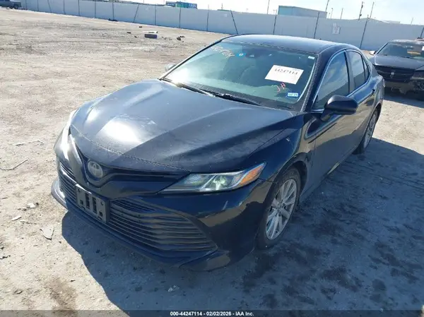 4T1B11HK8KU206210 2019 TOYOTA CAMRY - Image 2