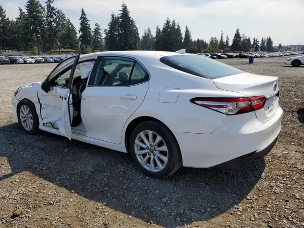 4T1B11HK8KU207325 2019 TOYOTA CAMRY - Image 2