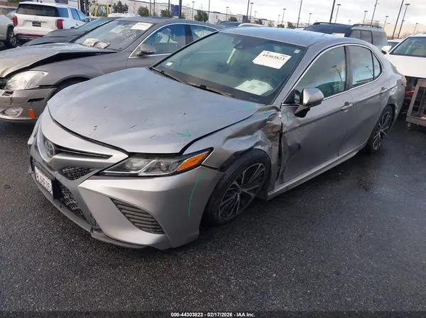 4T1B11HK8KU211696 2019 TOYOTA CAMRY - Image 2