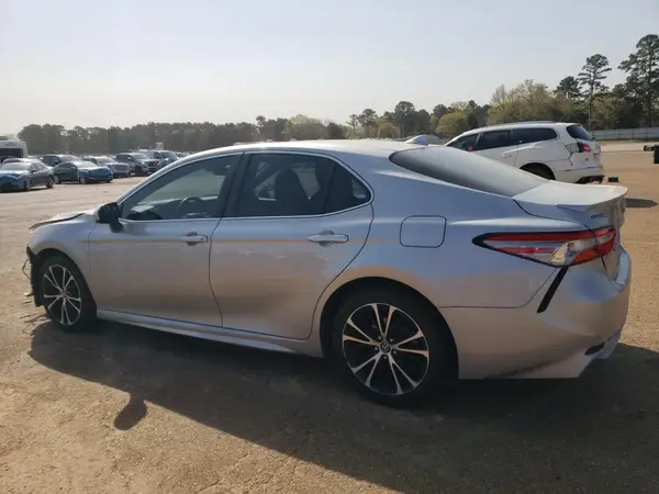 4T1B11HK8KU216025 2019 TOYOTA CAMRY - Image 2