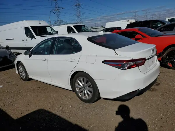 4T1B11HK8KU217451 2019 TOYOTA CAMRY - Image 2