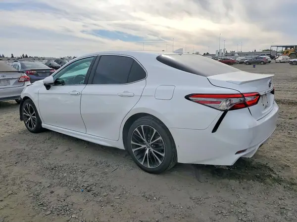 4T1B11HK8KU217966 2019 TOYOTA CAMRY - Image 2