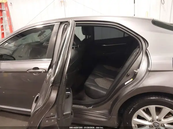 4T1B11HK8KU224710 2019 TOYOTA CAMRY - Image 8