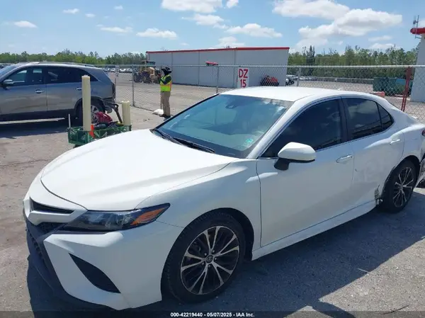 4T1B11HK8KU226604 2019 TOYOTA CAMRY - Image 2