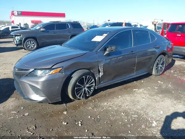 4T1B11HK8KU227512 2019 TOYOTA CAMRY - Image 2