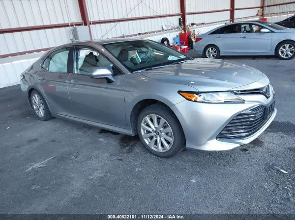 4T1B11HK8KU231222 2019 TOYOTA CAMRY - Image 1