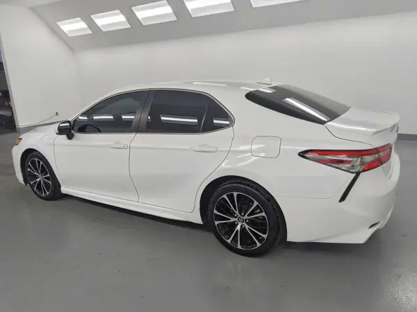 4T1B11HK8KU232208 2019 TOYOTA CAMRY - Image 2