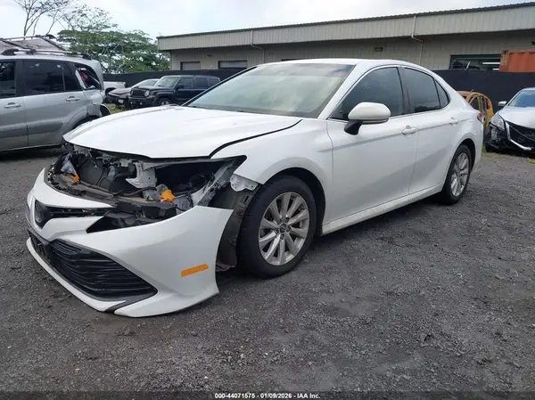 4T1B11HK8KU233049 2019 TOYOTA CAMRY - Image 2