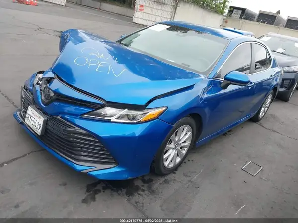 4T1B11HK8KU237019 2019 TOYOTA CAMRY - Image 2