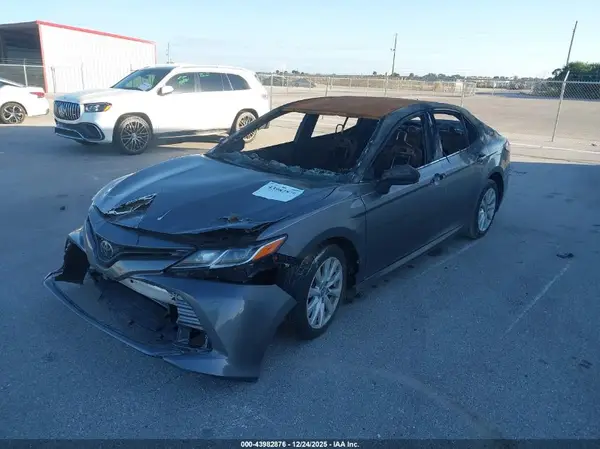 4T1B11HK8KU237330 2019 TOYOTA CAMRY - Image 2