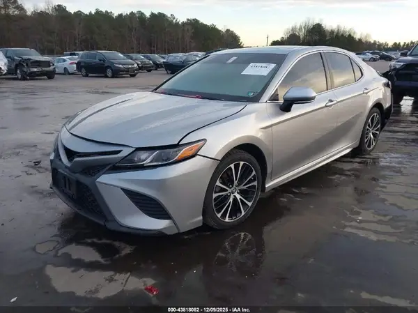 4T1B11HK8KU239644 2019 TOYOTA CAMRY - Image 2