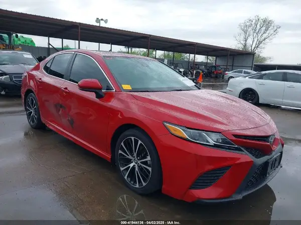 4T1B11HK8KU239899 2019 TOYOTA CAMRY - Image 1