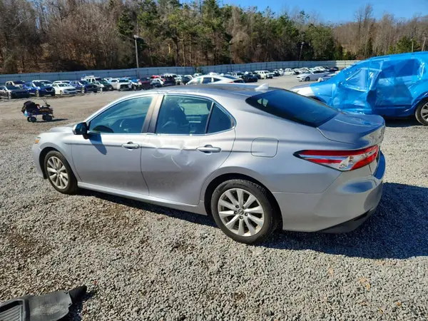 4T1B11HK8KU240521 2019 TOYOTA CAMRY - Image 2