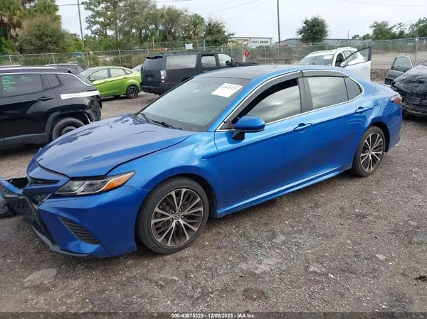 4T1B11HK8KU241040 2019 TOYOTA CAMRY - Image 2