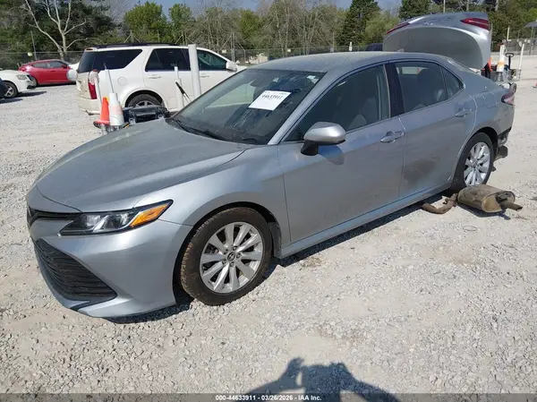 4T1B11HK8KU241202 2019 TOYOTA CAMRY - Image 2