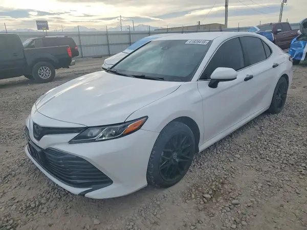 4T1B11HK8KU241300 2019 TOYOTA CAMRY - Image 1