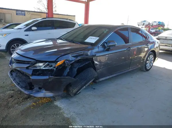 4T1B11HK8KU243371 2019 TOYOTA CAMRY - Image 2