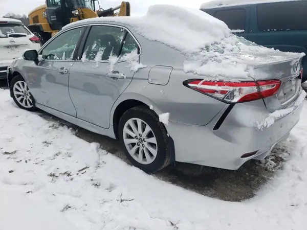 4T1B11HK8KU246657 2019 TOYOTA CAMRY - Image 2