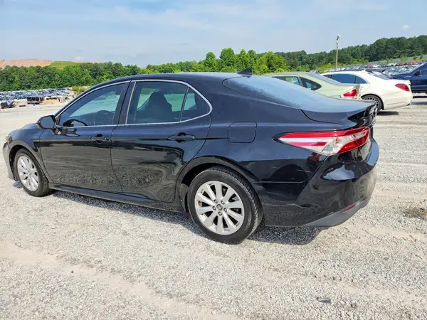 4T1B11HK8KU251468 2019 TOYOTA CAMRY - Image 2