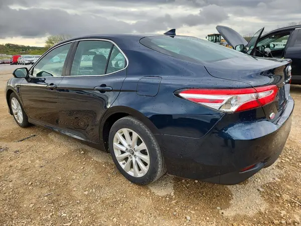 4T1B11HK8KU252250 2019 TOYOTA CAMRY - Image 2