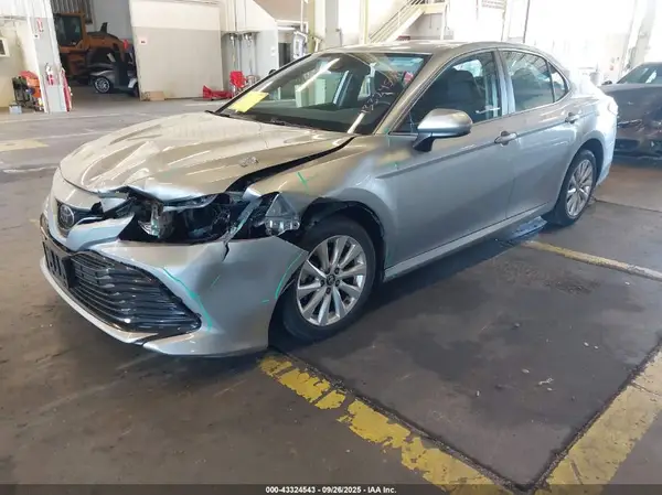 4T1B11HK8KU252636 2019 TOYOTA CAMRY - Image 2