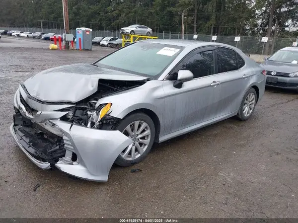 4T1B11HK8KU256265 2019 TOYOTA CAMRY - Image 2