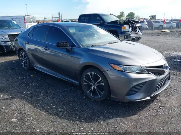 4T1B11HK8KU258078 2019 TOYOTA CAMRY - Image 1
