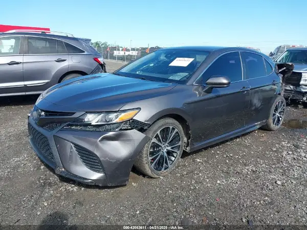 4T1B11HK8KU258078 2019 TOYOTA CAMRY - Image 2