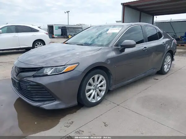 4T1B11HK8KU258940 2019 TOYOTA CAMRY - Image 2