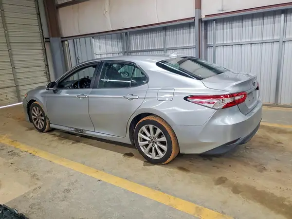 4T1B11HK8KU267766 2019 TOYOTA CAMRY - Image 2