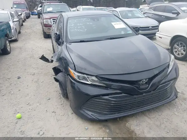 4T1B11HK8KU270067 2019 TOYOTA CAMRY - Image 1