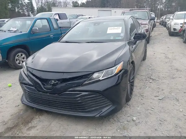 4T1B11HK8KU270067 2019 TOYOTA CAMRY - Image 2