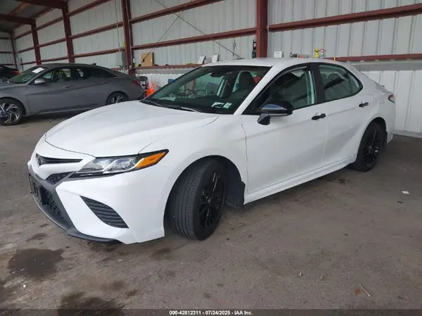 4T1B11HK8KU274538 2019 TOYOTA CAMRY - Image 2