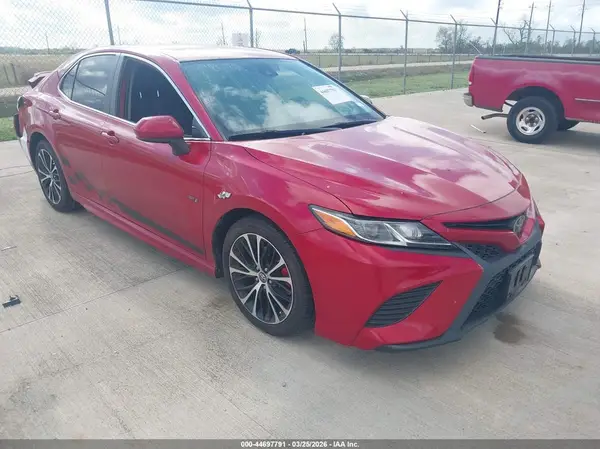 4T1B11HK8KU282039 2019 TOYOTA CAMRY - Image 1