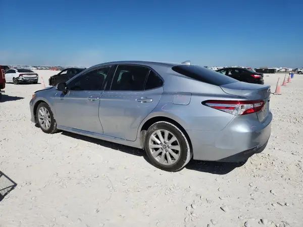 4T1B11HK8KU286835 2019 TOYOTA CAMRY - Image 2