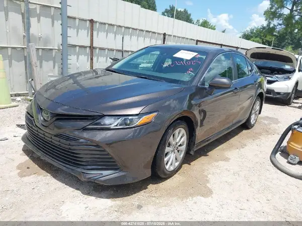 4T1B11HK8KU290853 2019 TOYOTA CAMRY - Image 2
