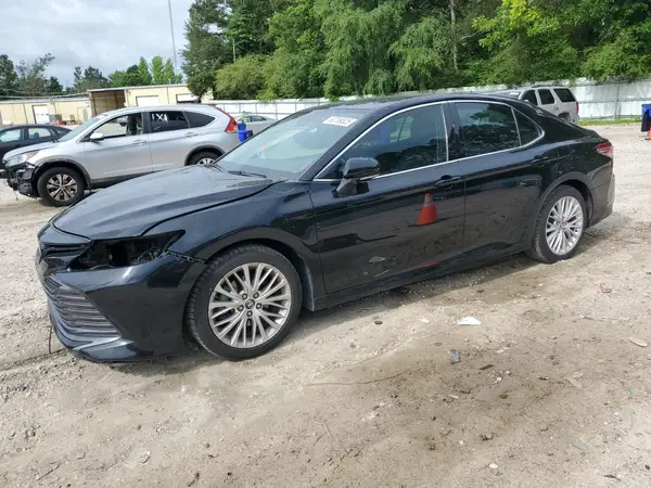 4T1B11HK8KU295096 2019 TOYOTA CAMRY - Image 1