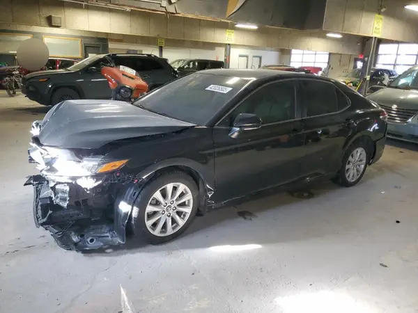 4T1B11HK8KU680447 2019 TOYOTA CAMRY - Image 1