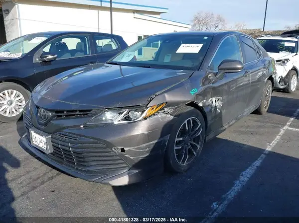 4T1B11HK8KU685096 2019 TOYOTA CAMRY - Image 2