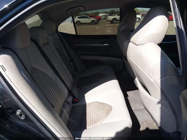 4T1B11HK8KU688564 2019 TOYOTA CAMRY - Image 8