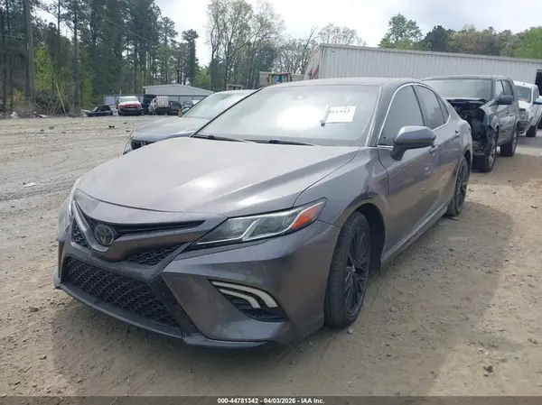 4T1B11HK8KU698561 2019 TOYOTA CAMRY - Image 2