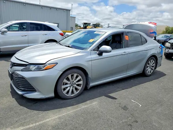 4T1B11HK8KU702799 2019 TOYOTA CAMRY - Image 1