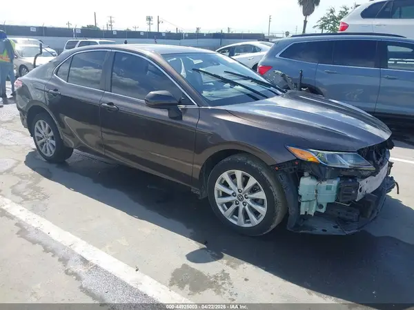 4T1B11HK8KU703886 2019 TOYOTA CAMRY - Image 1